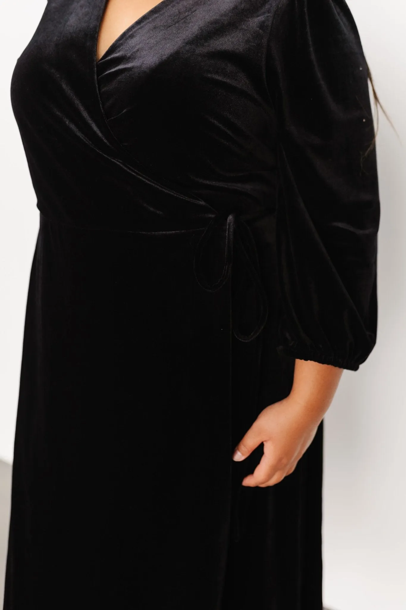 Beckinsale Velvet Wrap Dress | Black